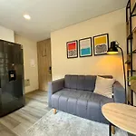 Cozy Loft In 93 Park