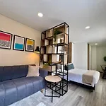 Cozy Loft In 93 Park